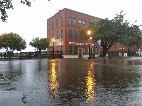 As much as a half-foot of flooding is expected tonight on Water Street south of Market Street. (Port City Daily photo / STAFF PHOTO)