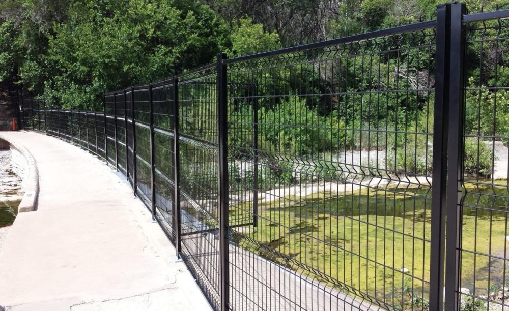 One of the options to replace the current chainlink fence (Port City Daily/Courtesy Town of Carolina Beach)