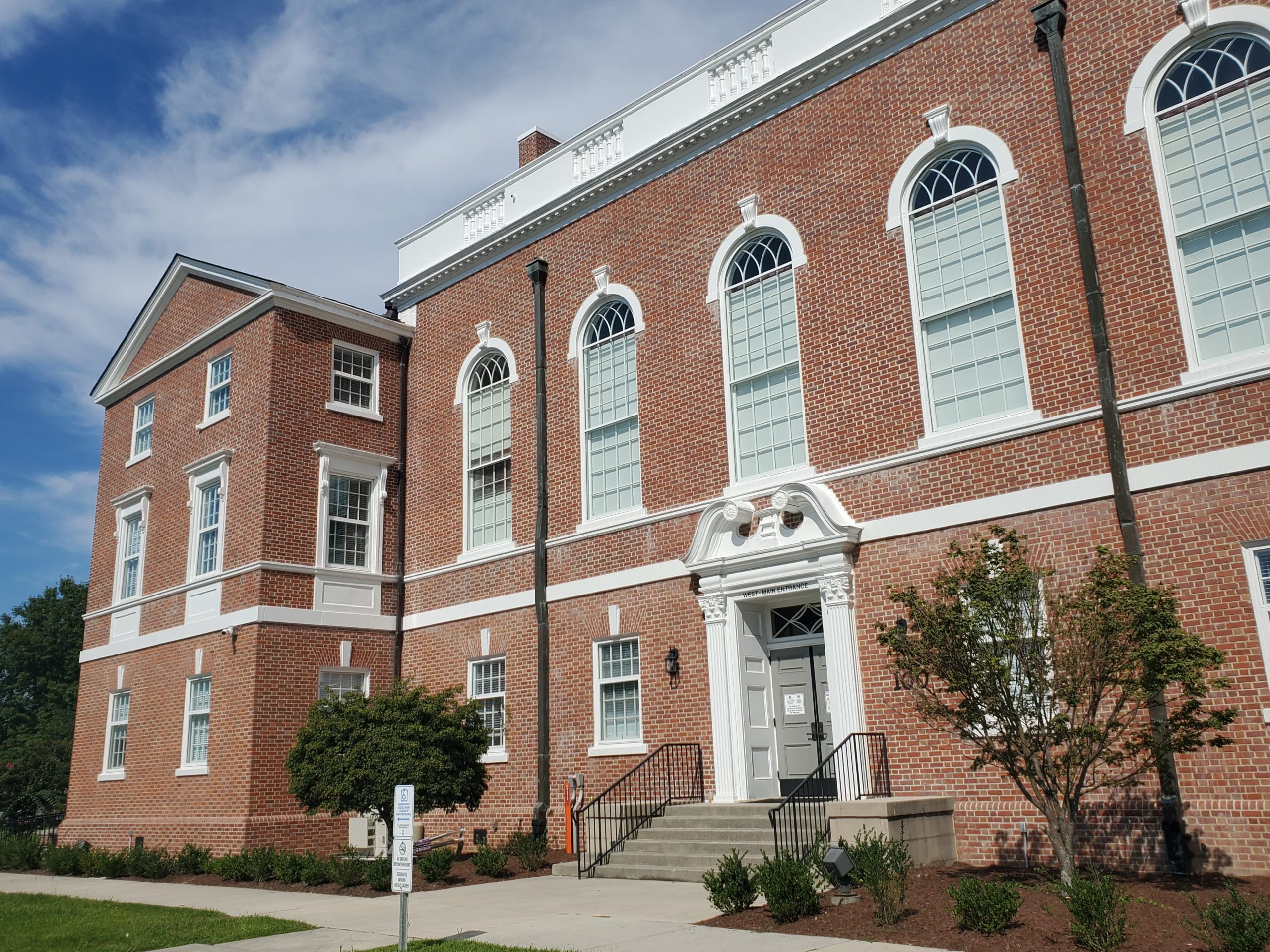Courthouse in crisis: 40 years late, commissioners address lack of judiciary space in Pender County - Port City Daily